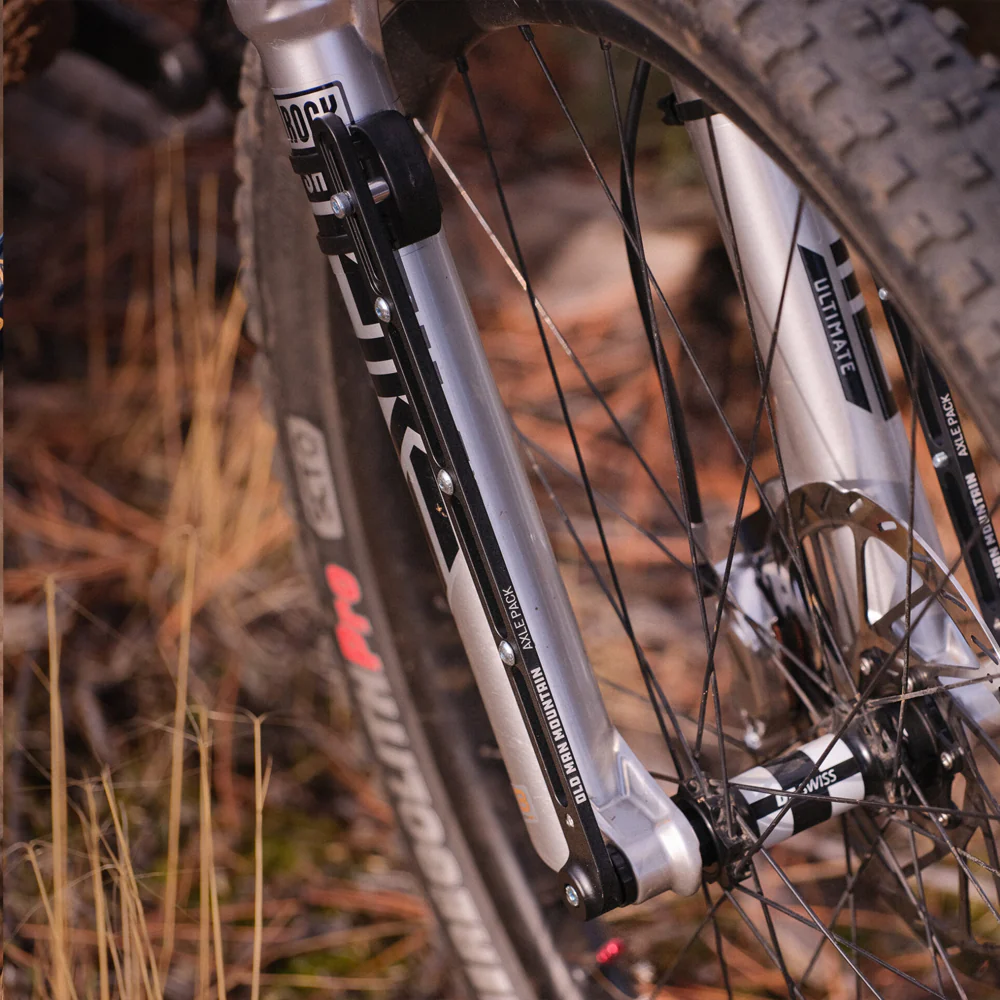 Adaptador Cage para Horquillla Old Man Mountain Axle Pack - Imagen 3
