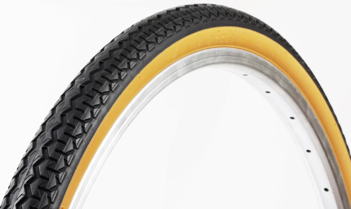 Cubierta Michelin World Tour 700