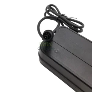 Cargador  36V 2Ah Arcade - punta de 3 pines