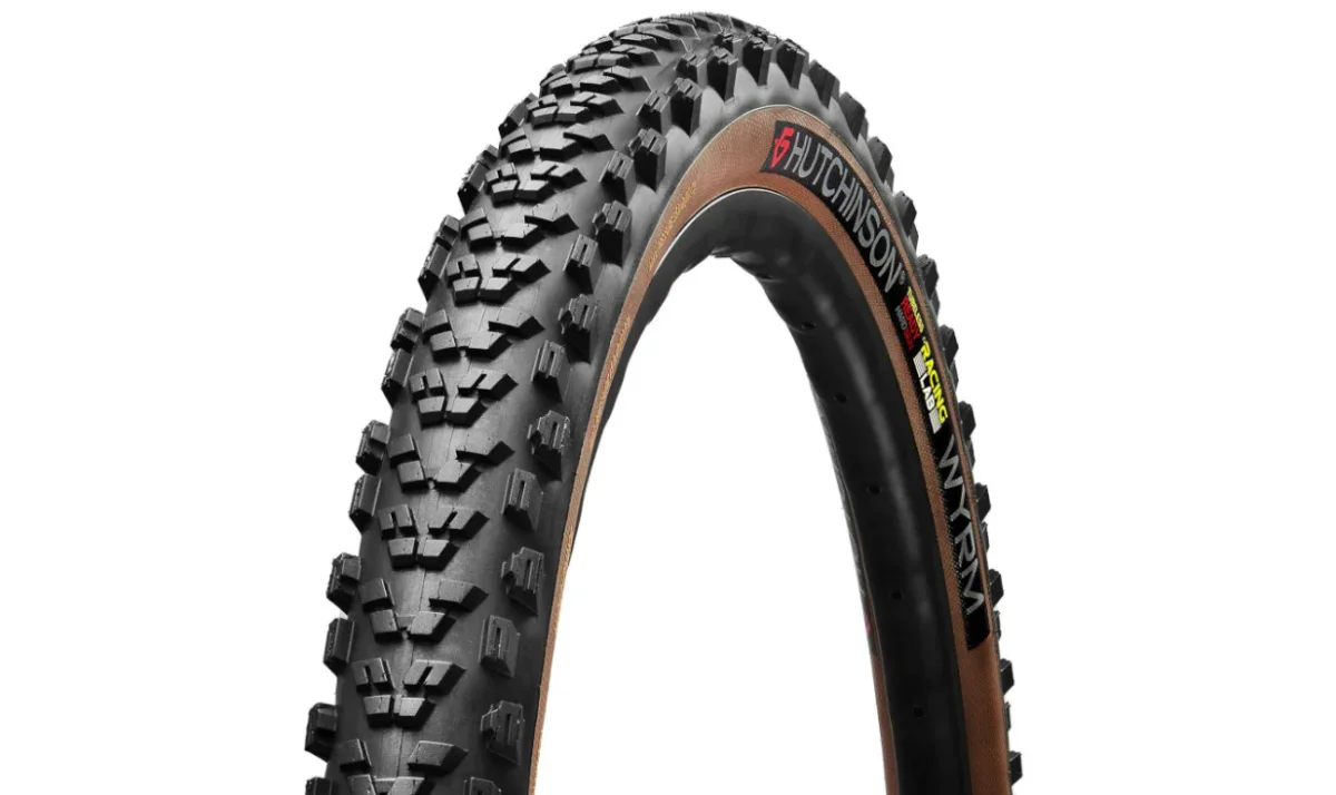 Cubierta Hutchinson Wyrm Racing Lab 2.40 - Race Ripost XC - Hardskin – Tubeless Ready - Imagen 2
