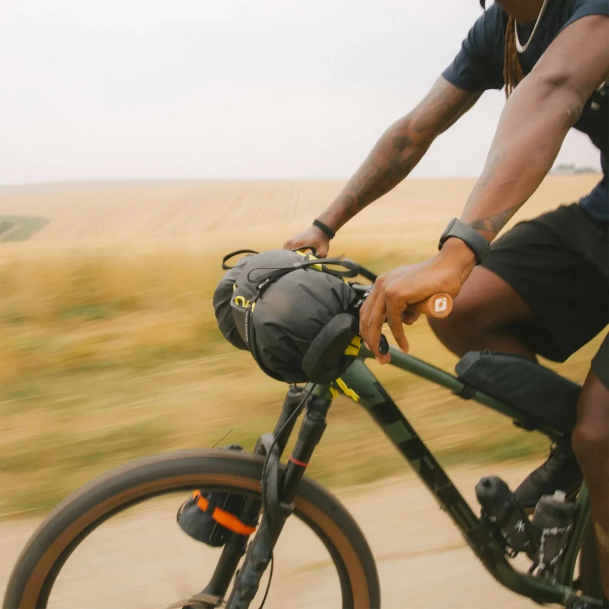 Bolsa de Manillar Wholegrain Carrie Cradel, incluye Drybag Negra/Amarillo - Imagen 3